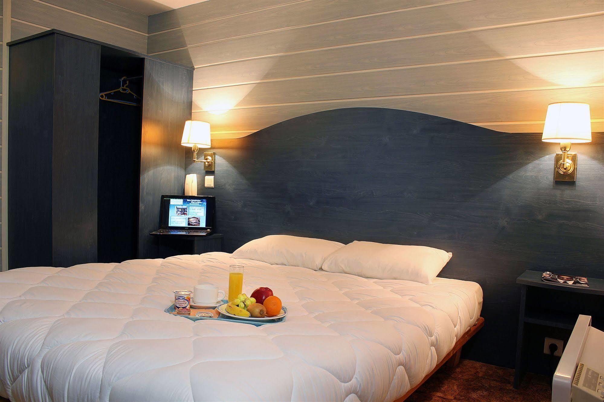 Contact Hotel Restaurant Bleu France - Eragny Cergy Экстерьер фото