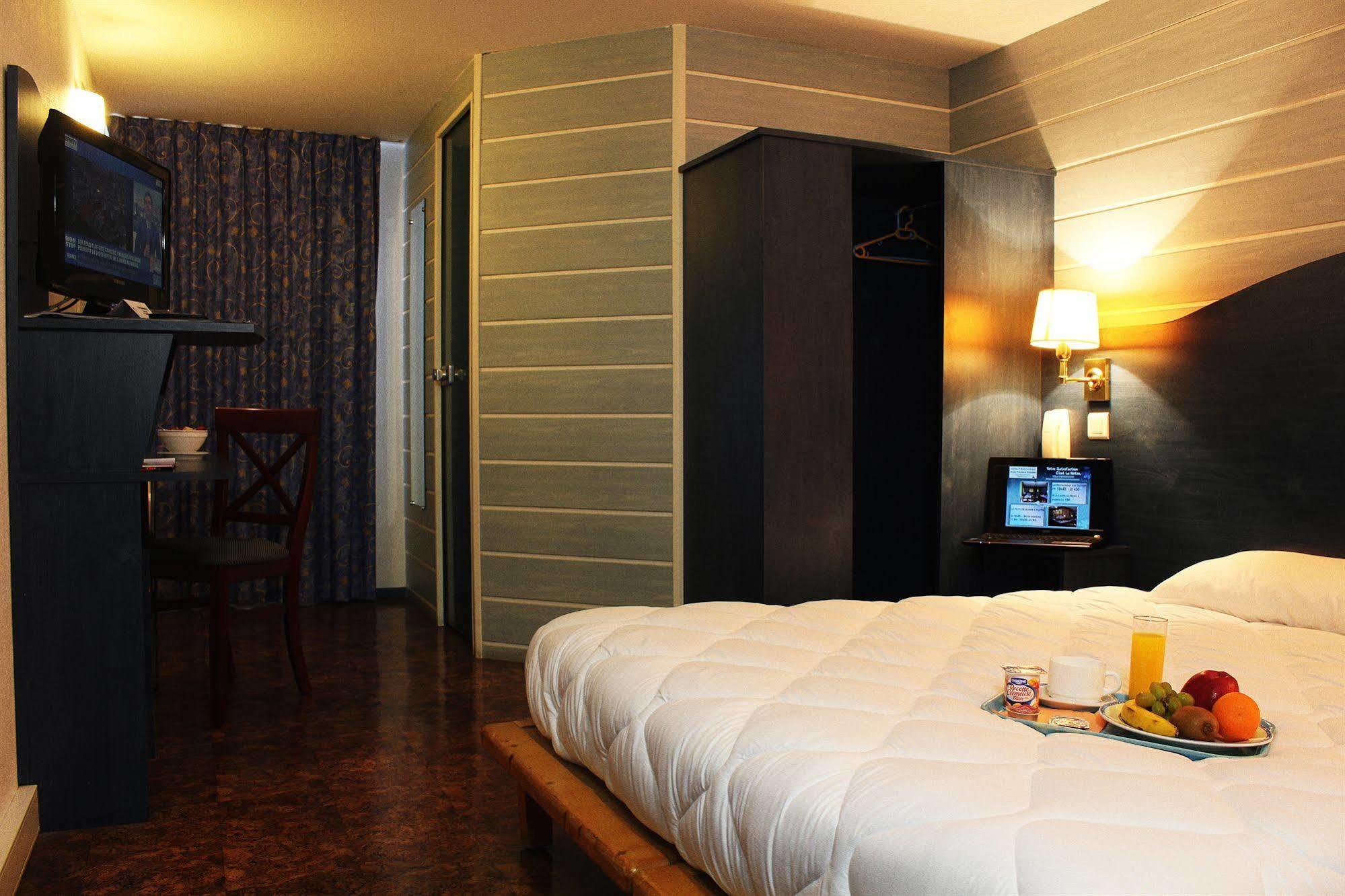 Contact Hotel Restaurant Bleu France - Eragny Cergy Экстерьер фото